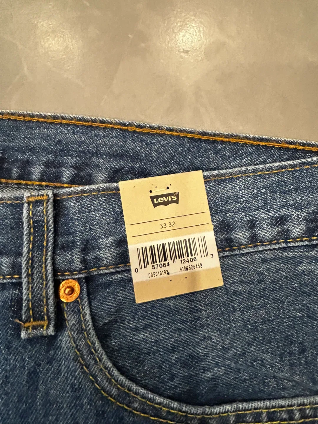 Men’s Levi's 501 Original Fit Jeans - Size 33x32 image indicator(4)