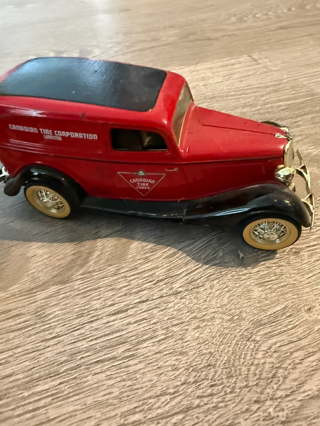 Canadian Tire Collectible two Trucks - photo 3
