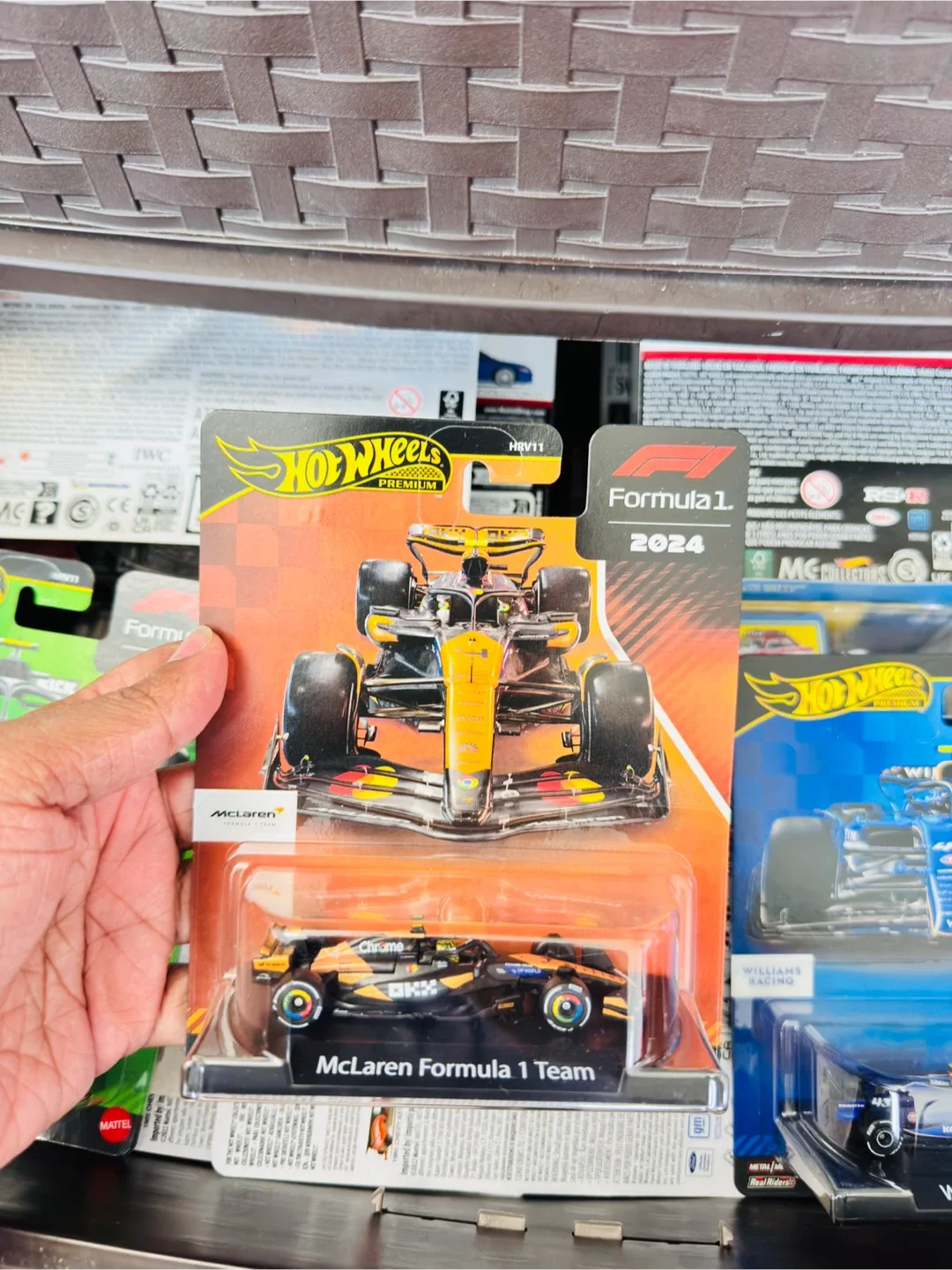 Hot Wheels Premium Formula 1 Bundle image indicator(2)