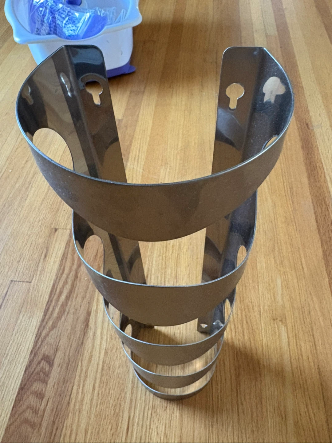 Metal Wine Rack - Wall Mountable - photo 2
