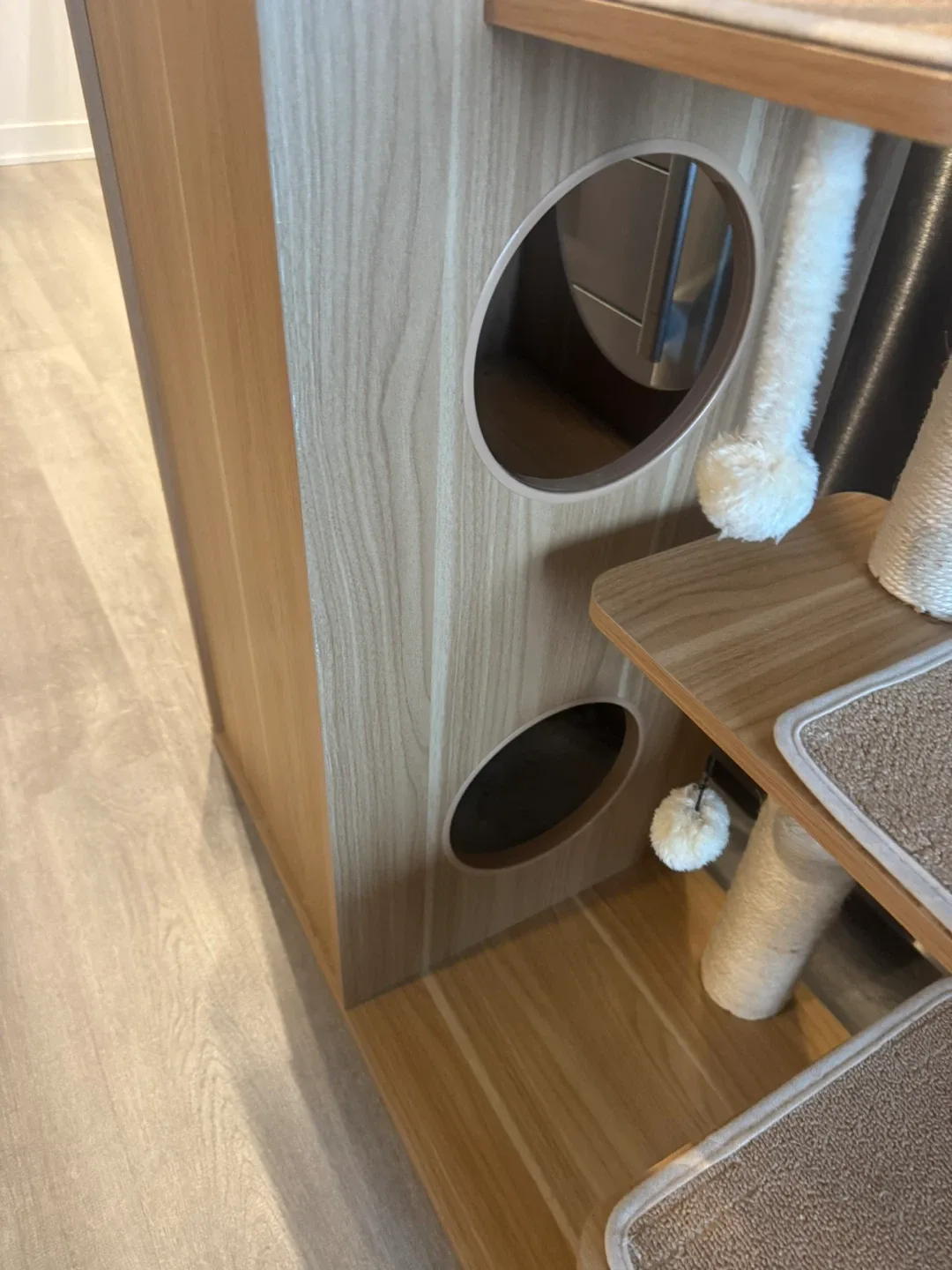 Cat Tree Tower with Scratching Post image indicator(4)