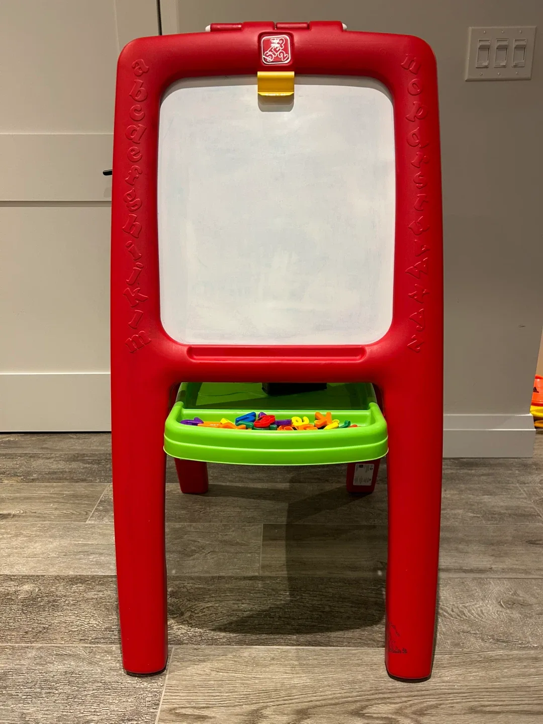 Step2 Easel for Kids image indicator(3)