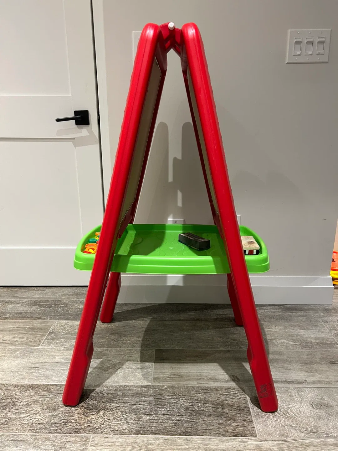 Step2 Easel for Kids image indicator(4)