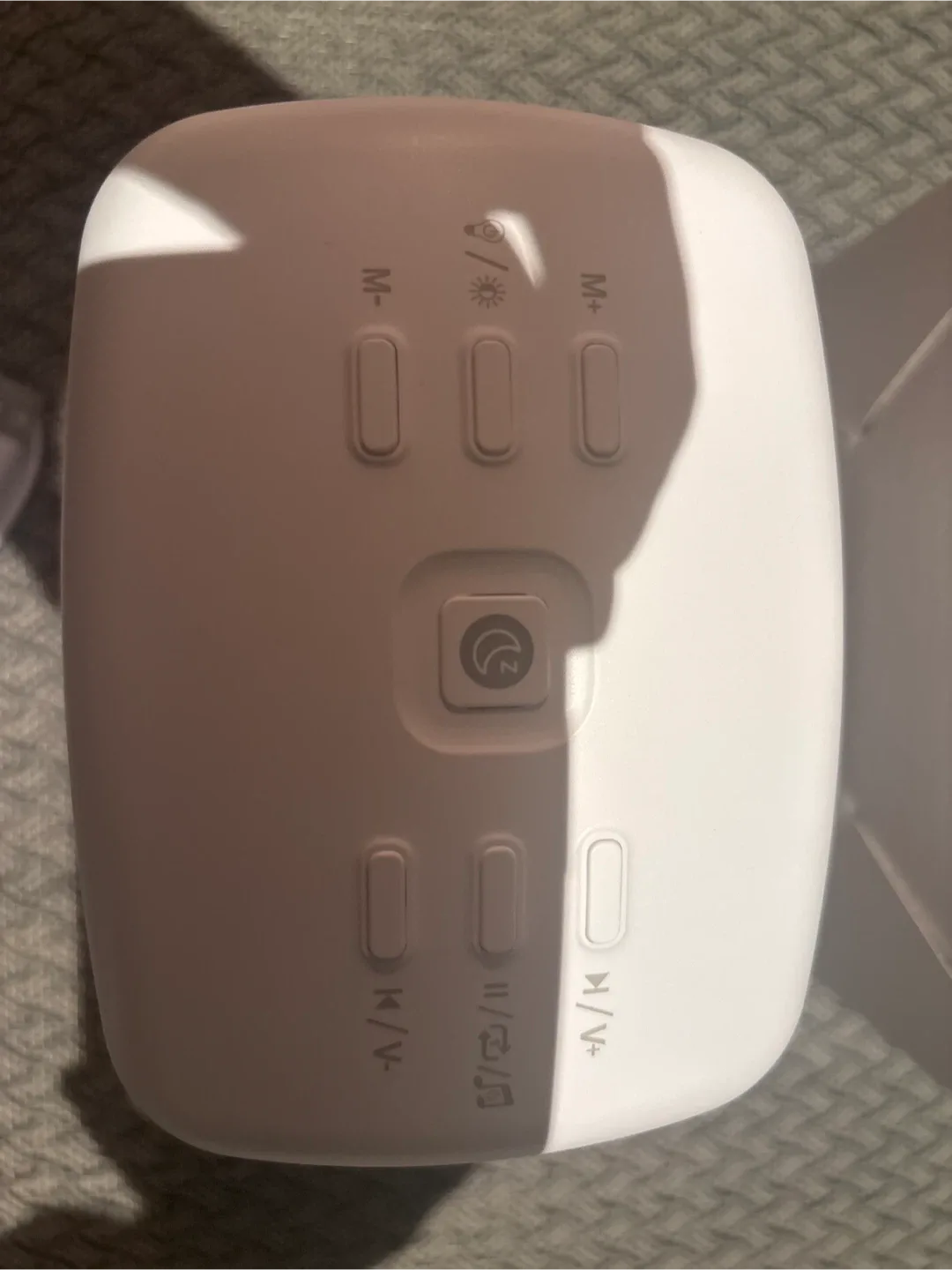 White Noise Machine with Night Light image indicator(2)