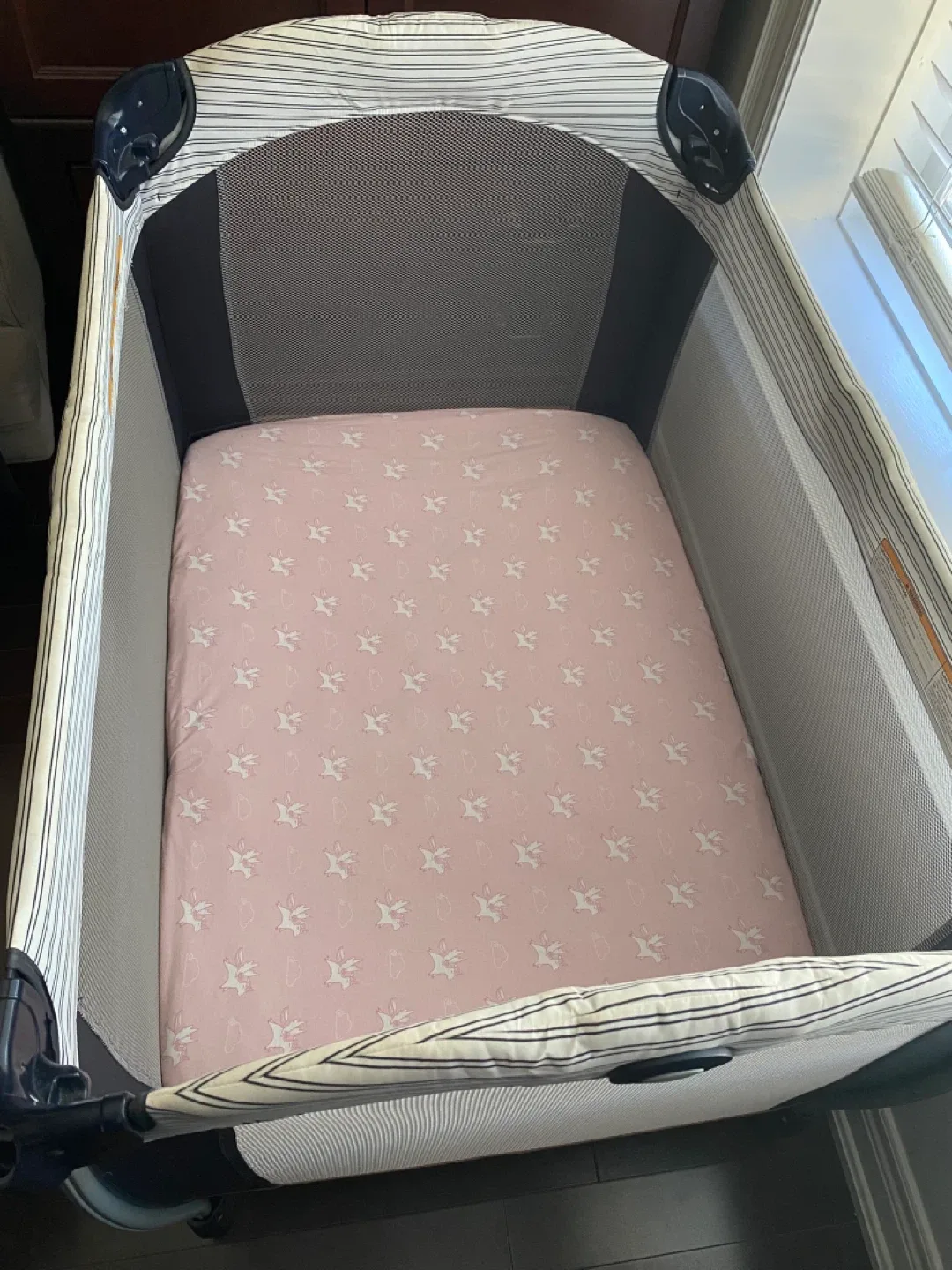 Graco Pack 'n Play Portable Playard image indicator(2)