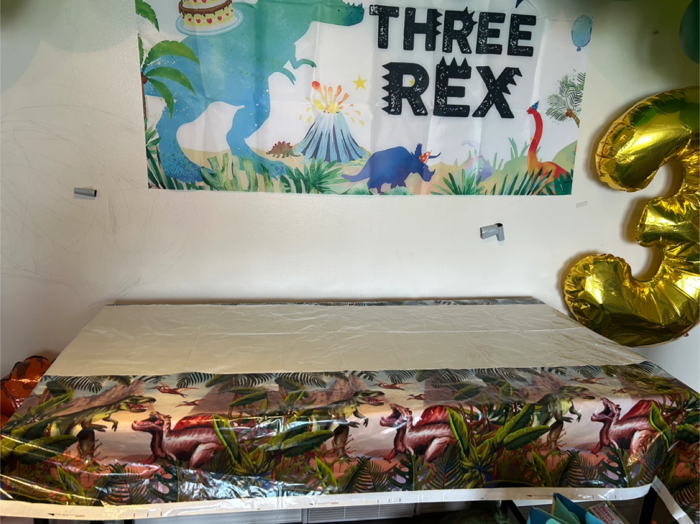 Three Rex Birthday Party Decorations - photo 5