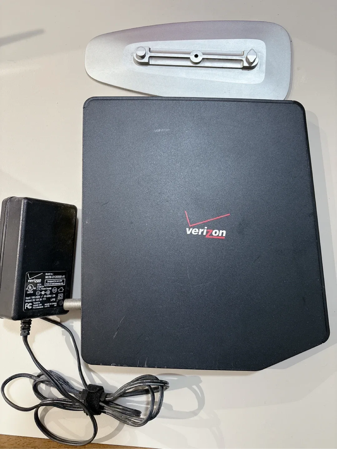Verizon Router with Power Supply