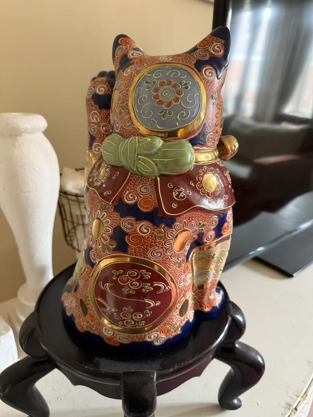 Rare Japanese Kutani lucky cat statue with kitten image indicator(2)