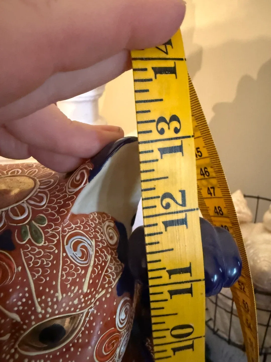 Rare Japanese Kutani lucky cat statue with kitten image indicator(3)