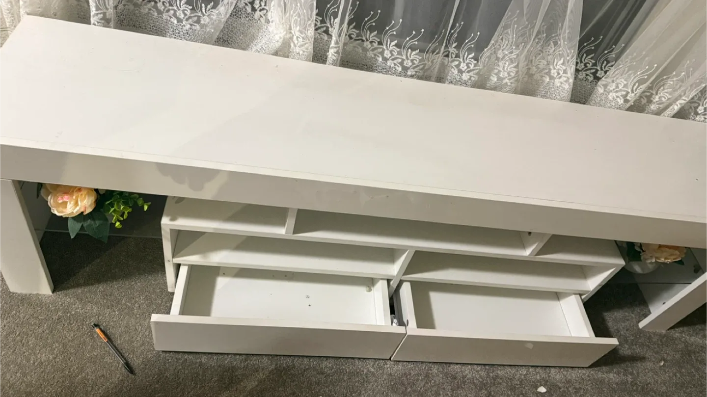 Blanc 78.5" White TV Unit image indicator(3)