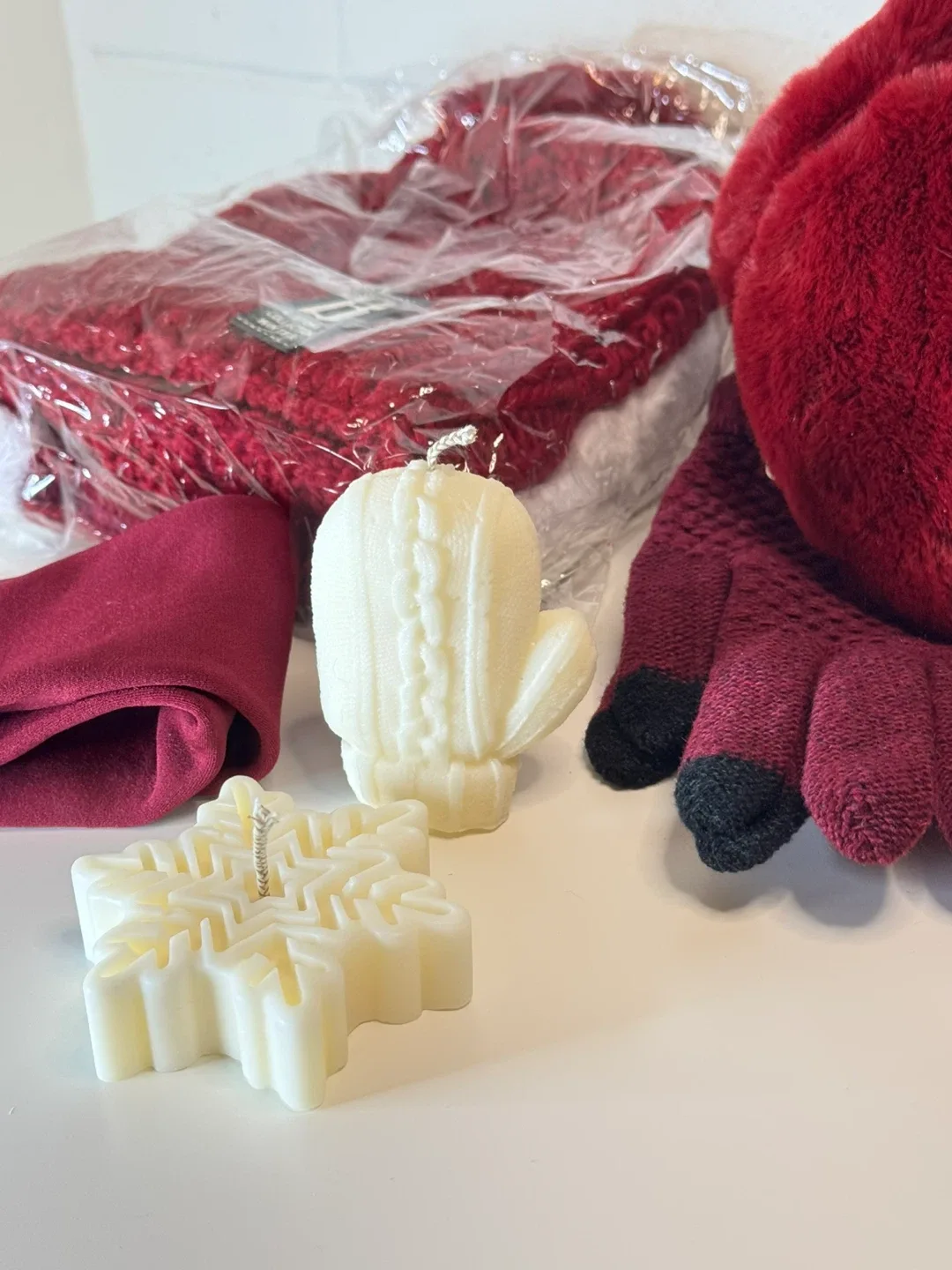 Cozy Winter Gift Box | Women’s Christmas Gift Set image indicator(5)