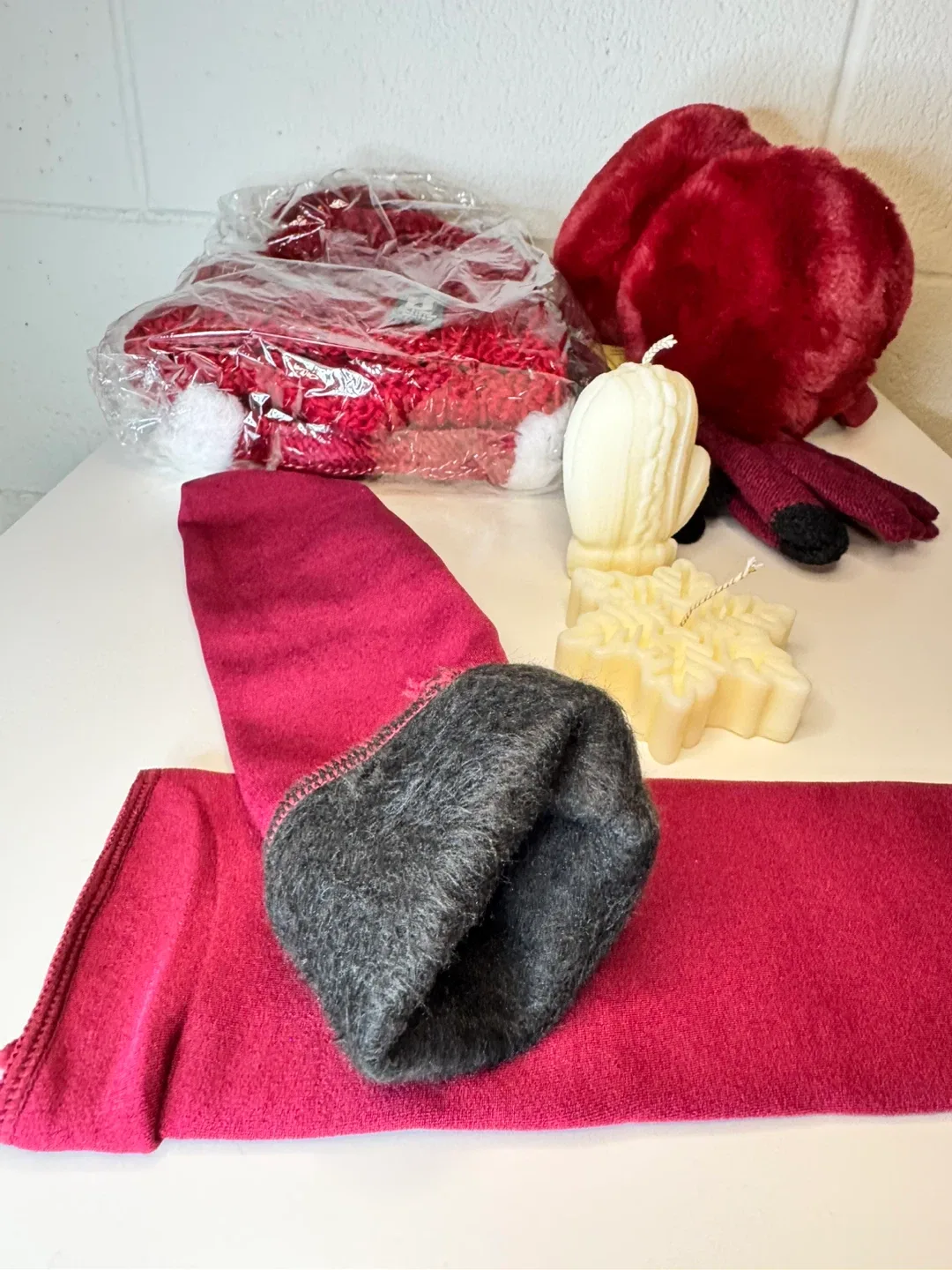 Cozy Winter Gift Box | Women’s Christmas Gift Set image indicator(6)
