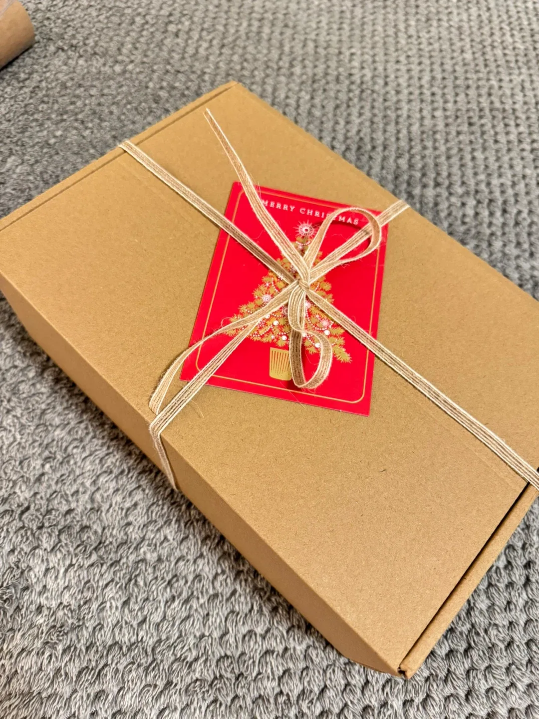 Cozy Winter Gift Box | Women’s Christmas Gift Set image indicator(2)