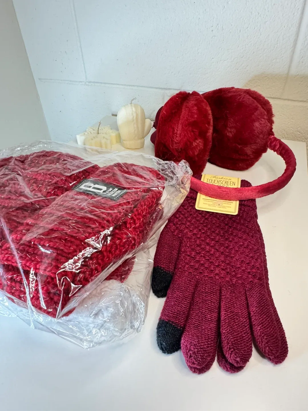 Cozy Winter Gift Box | Women’s Christmas Gift Set image indicator(8)