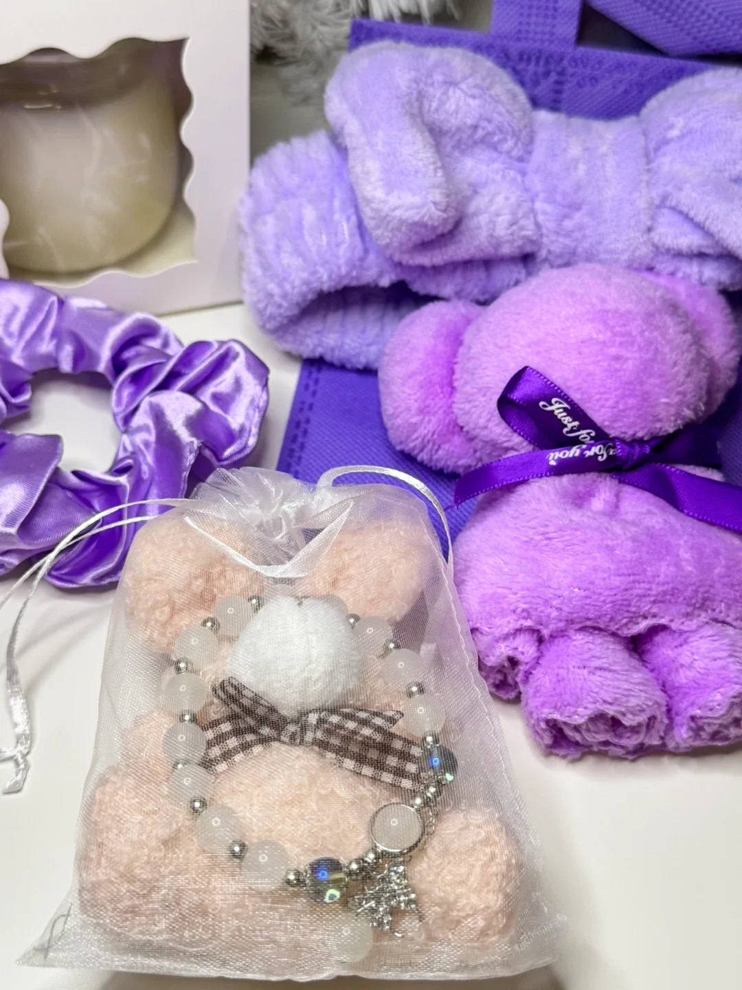 Handmade Soy Candle  | Christmas Gift Box | Relaxation Box image indicator(3)