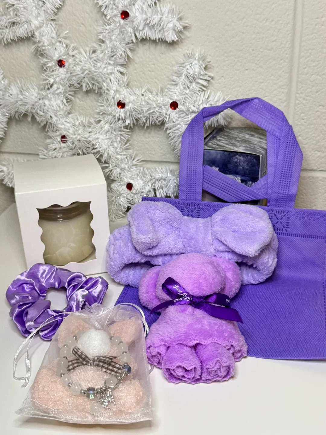 Handmade Soy Candle  | Christmas Gift Box | Relaxation Box image indicator(4)