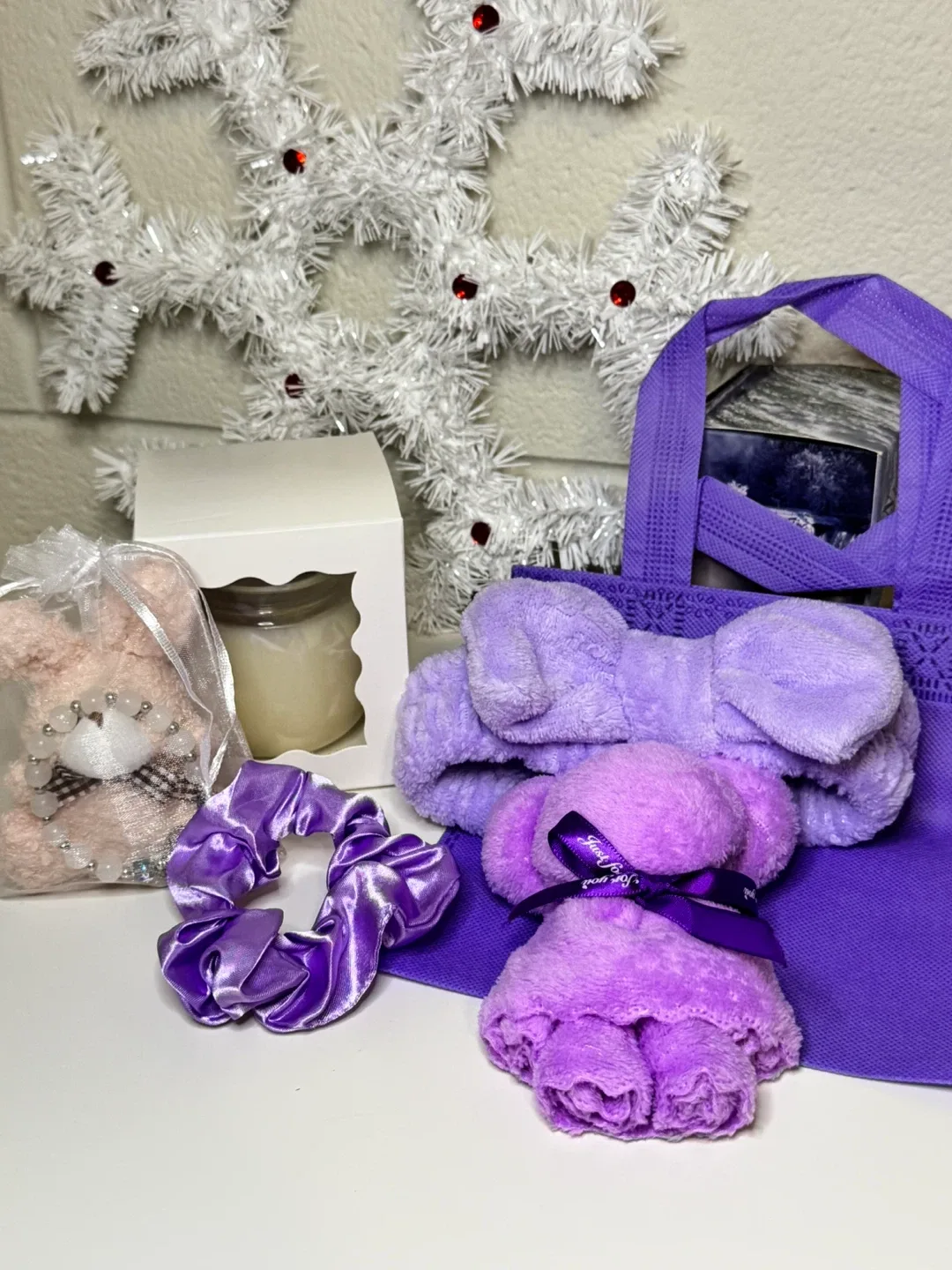 Handmade Soy Candle  | Christmas Gift Box | Relaxation Box image indicator(2)