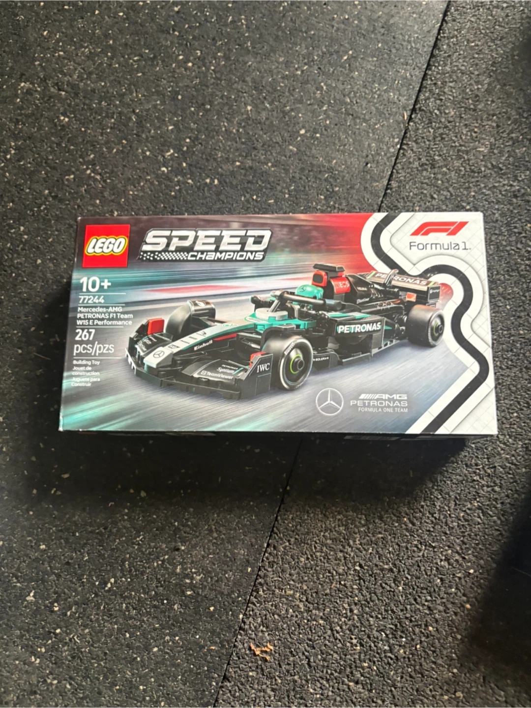 LEGO Speed Champions Mercedes-AMG Petronas F1 Team