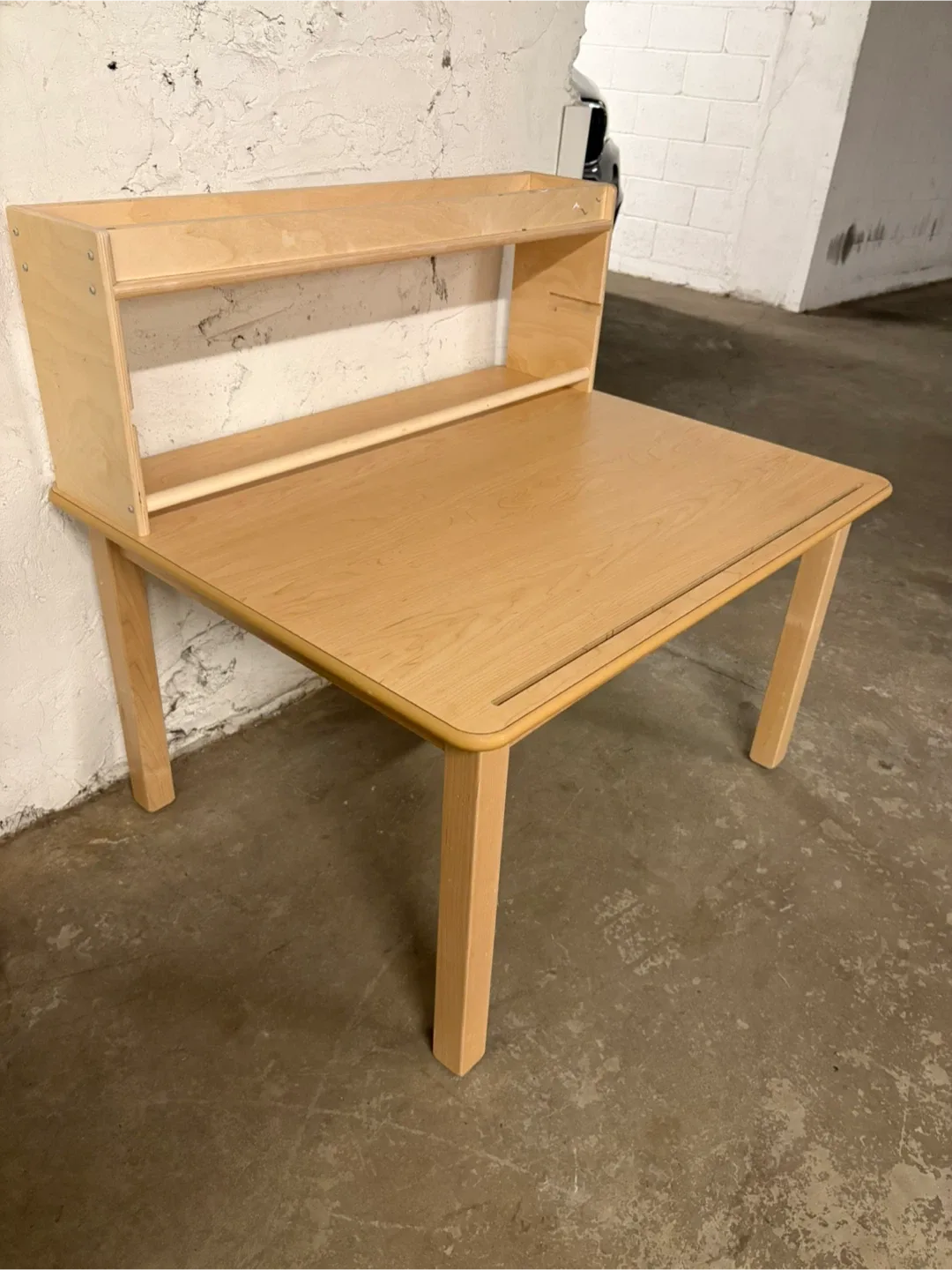 IKEA Flisat Children's Desk with Hutch image indicator(2)