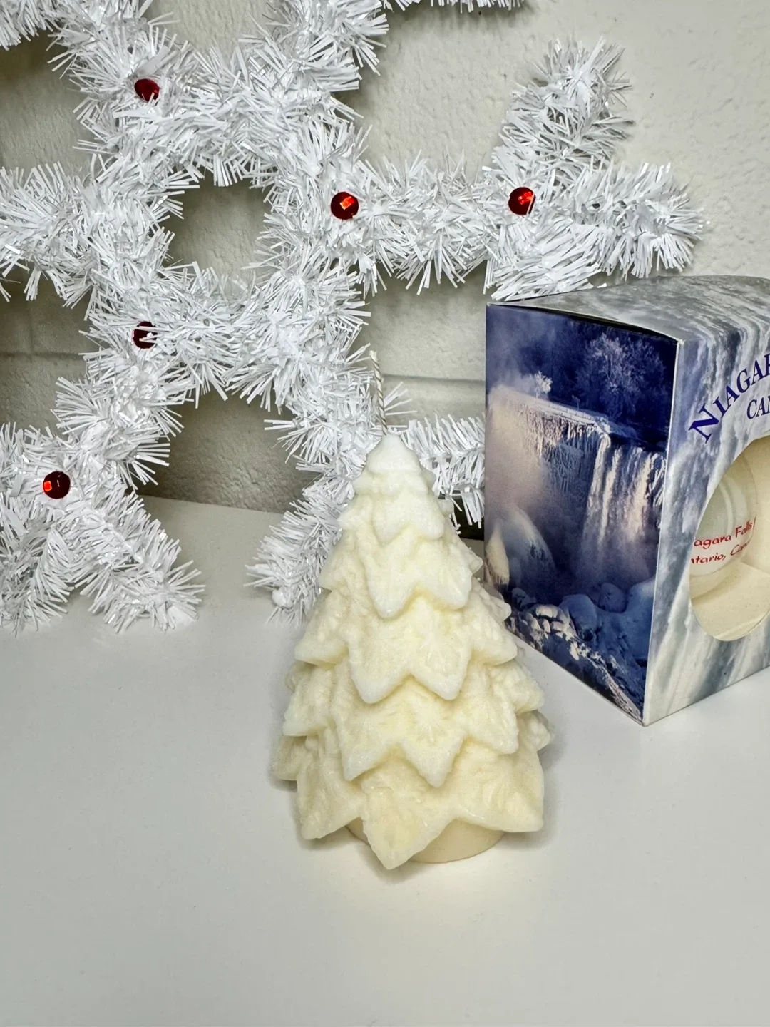 Christmas Tree Soy Candle | Handmade Holiday Candle image indicator(3)