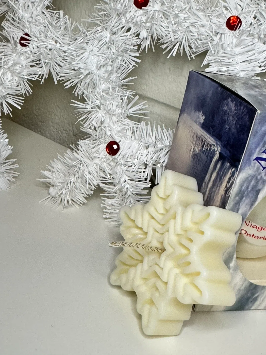 Snowflake Soy Candle | Handmade Winter Candle image indicator(2)