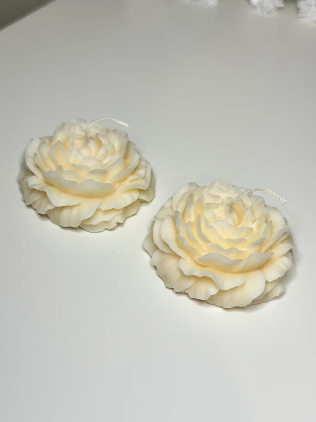 Flower Soy Candle | Peony Candle | Handmade Decorative Candle image indicator(2)