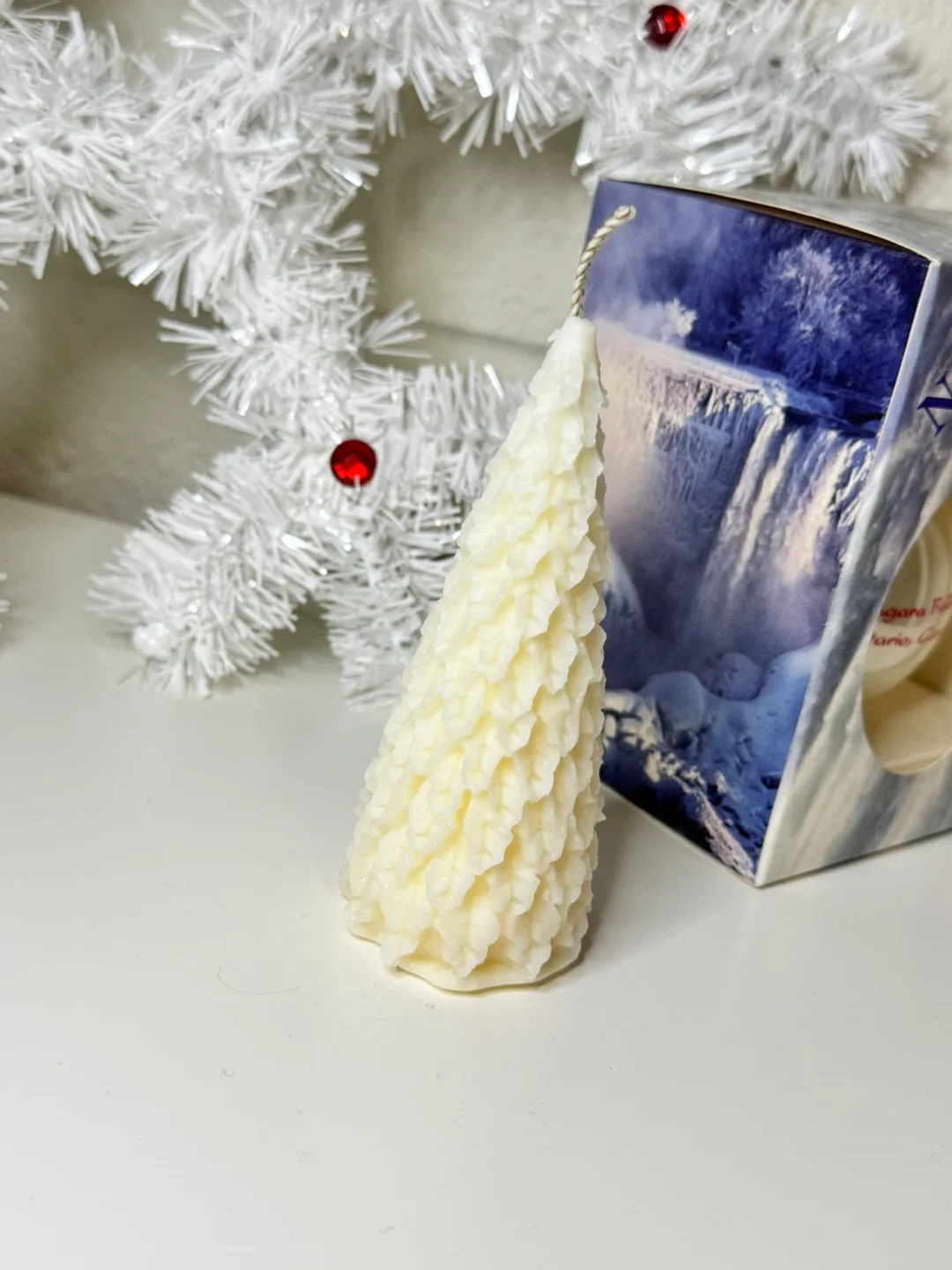 Christmas Tree Soy Candle | Handmade Winter Candle image indicator(2)