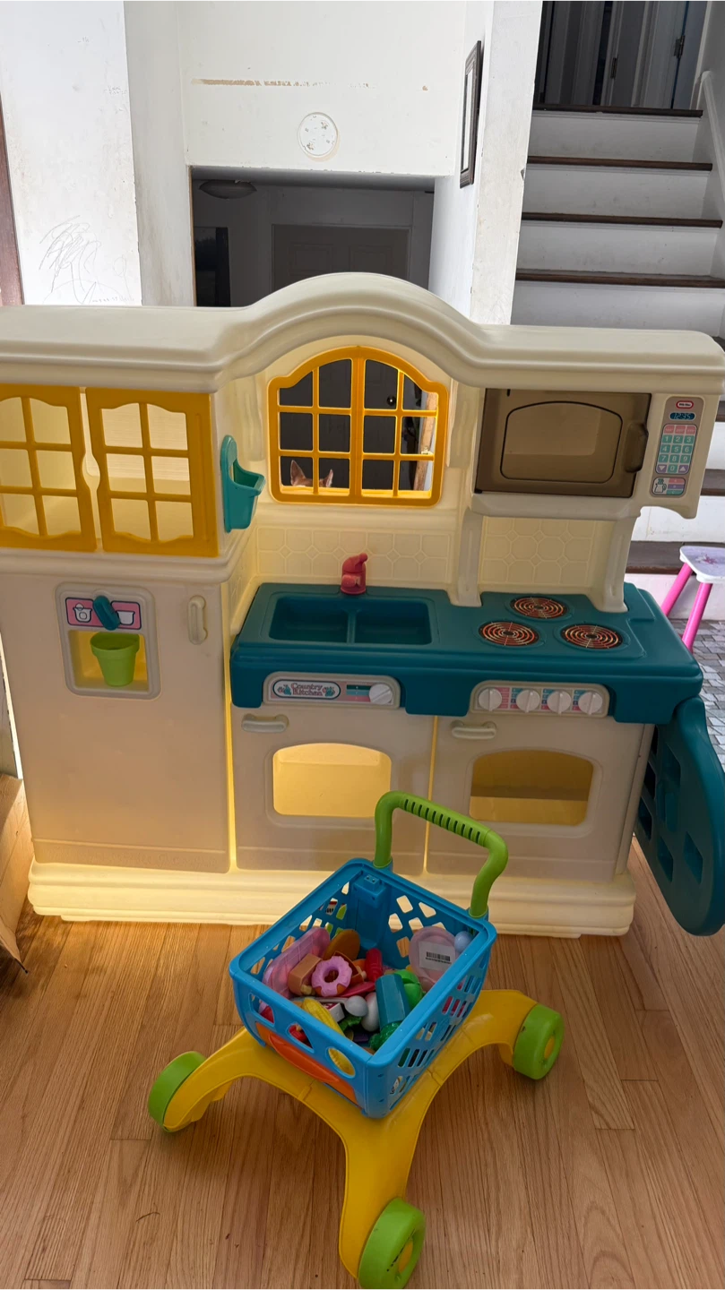 Little Tikes Kitchen & Shopping Cart play food