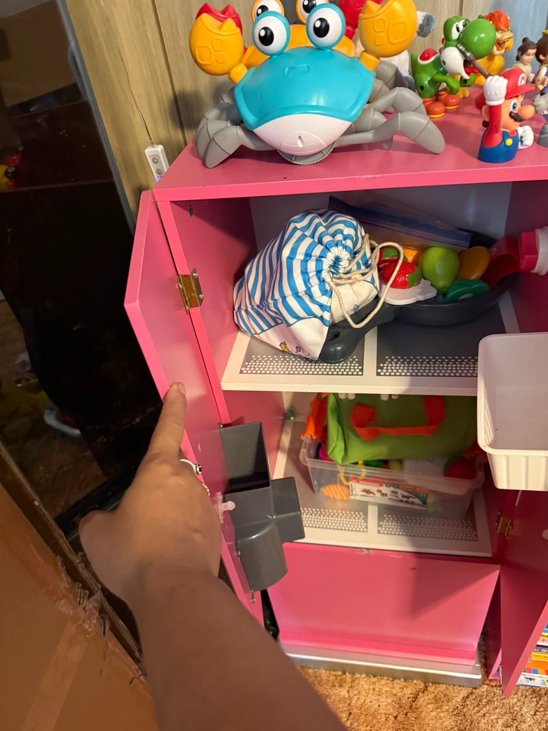 Pink Play Kitchen Refrigerator ( no food accessories) - photo 4