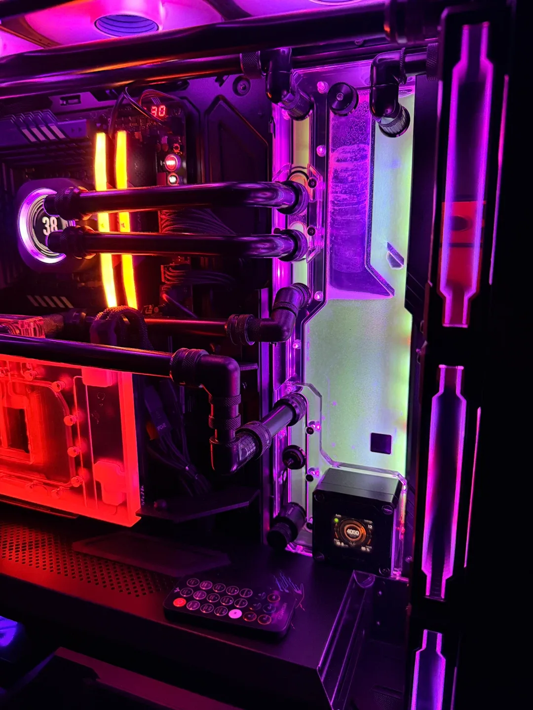 ⚡️ULTIMATE GAMING PC - RTX 5090 - Intel i9 14900k ⚡️ image indicator(2)