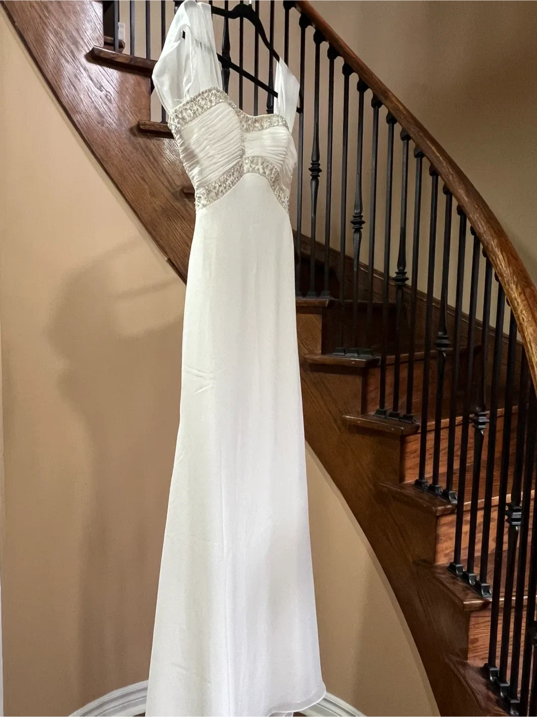 White Formal Dress image indicator(2)