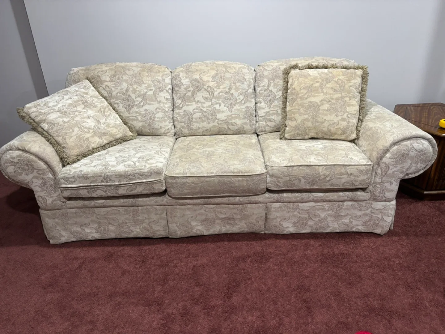 Floral Patterned Sofa image indicator(2)