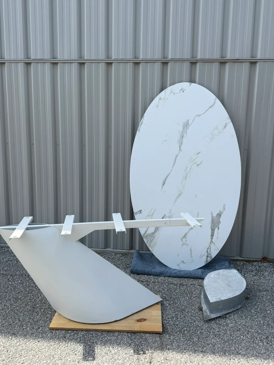 NUEVO White Ceramic Oval Dining Table  6 person. image indicator(9)