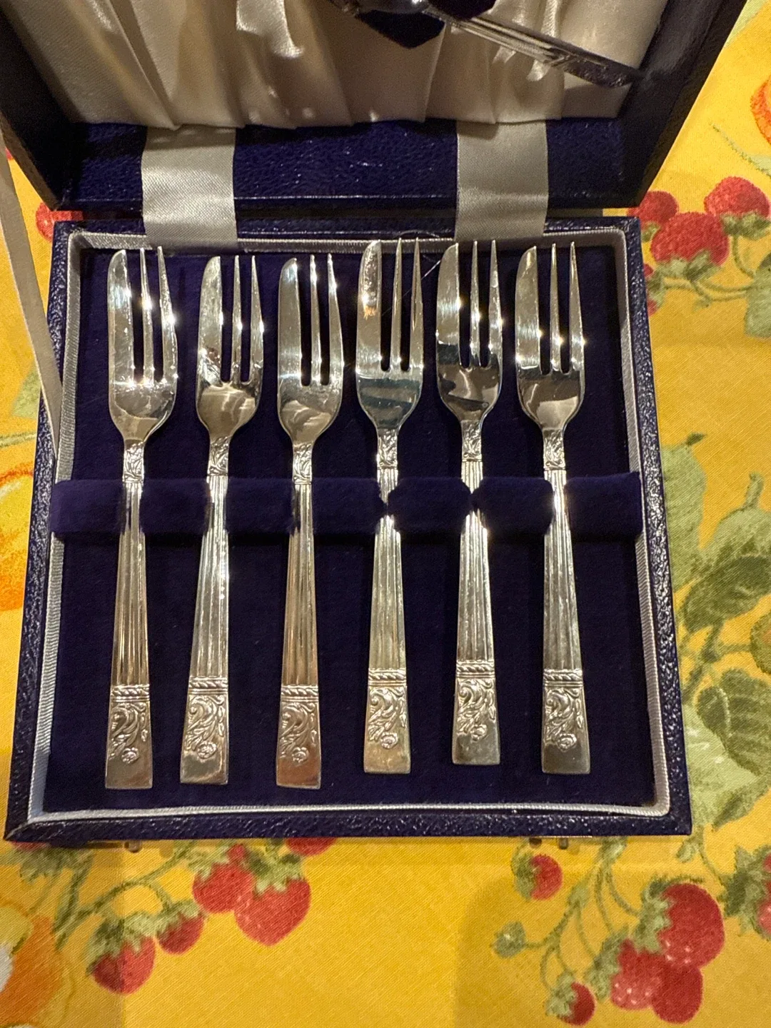 Vintage English Dessert Fork Set – $60 image indicator(3)