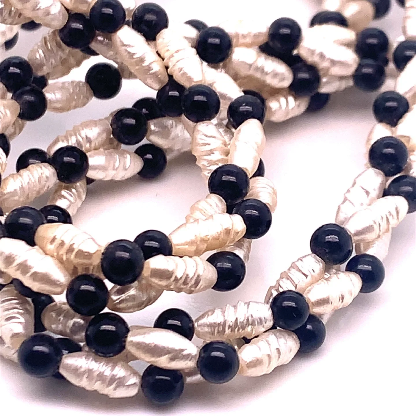 10k Pearl and Onyx Necklace & Bracelet SET image indicator(4)