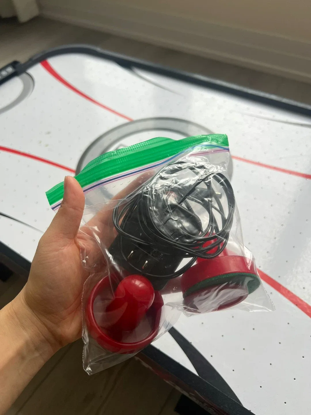 Great condition - Plug-In Kids Mini Air Hockey Tabletop 36x21” image indicator(2)