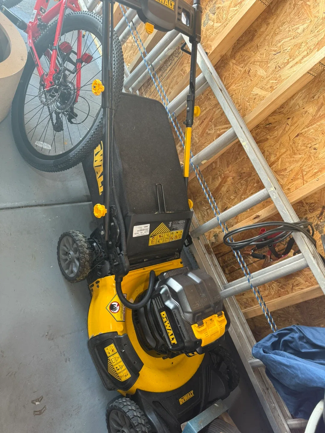 DeWalt Cordless Battery Powered Lawn Mower