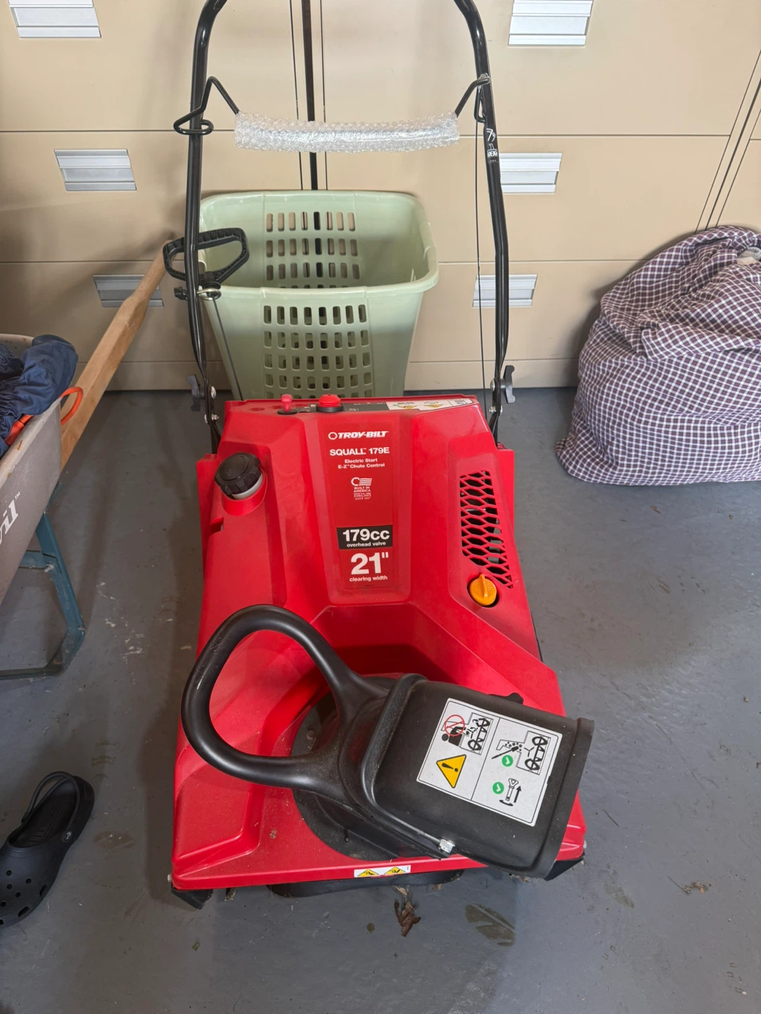 Troy-Bilt Squall 179E Electric Start Snow Thrower