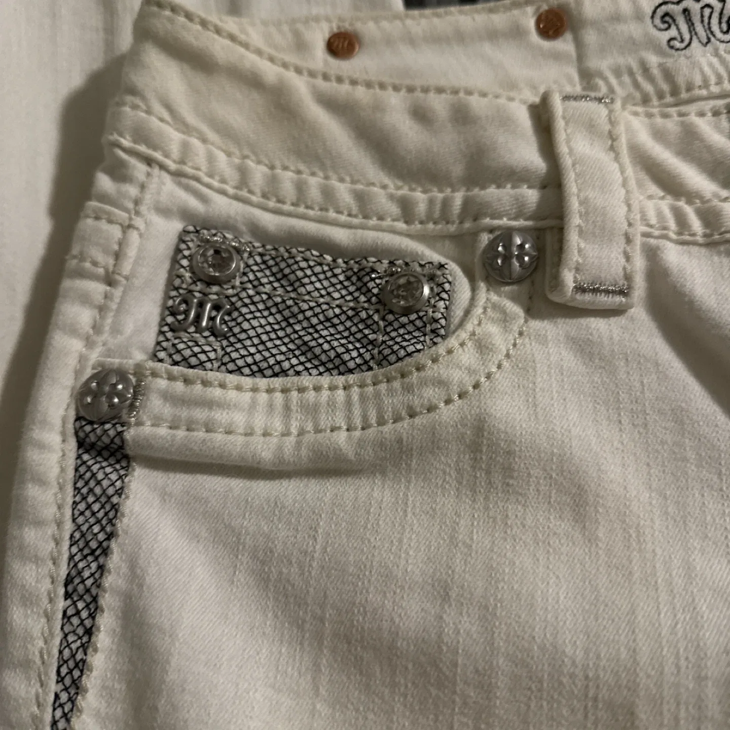Miss Me White Denim Jeans, Size 28 image indicator(2)