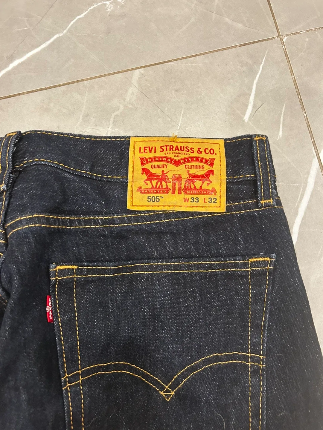 Levi's 505 Men’s Jeans, W33 L32 image indicator(2)