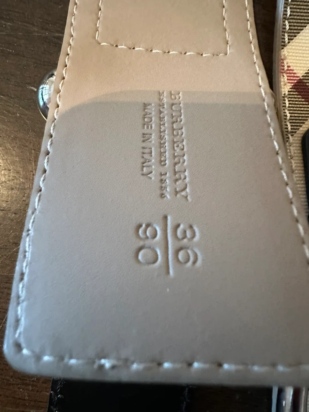 Burberry Belt Size 36/90 image indicator(3)