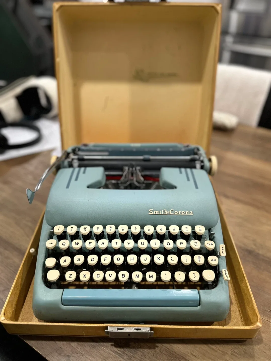 1954 Smith Corona Super Typewriter W/Case image indicator(2)