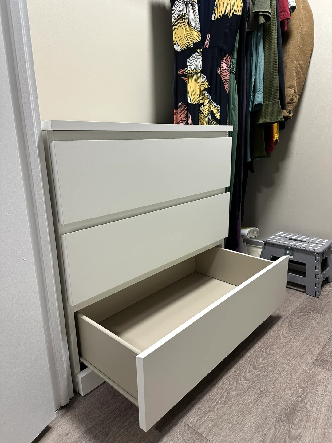 Ikea Malm 3-Drawer Dresser - White - photo 3