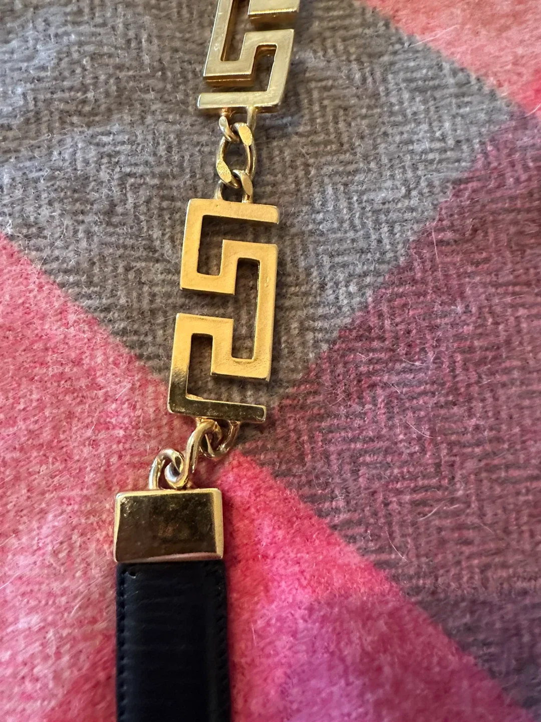 Gold-tone Chain Belt with Black Leather image indicator(3)