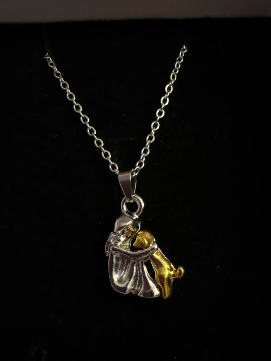 NEW Fab Love Hugging Pet Necklace image indicator(5)