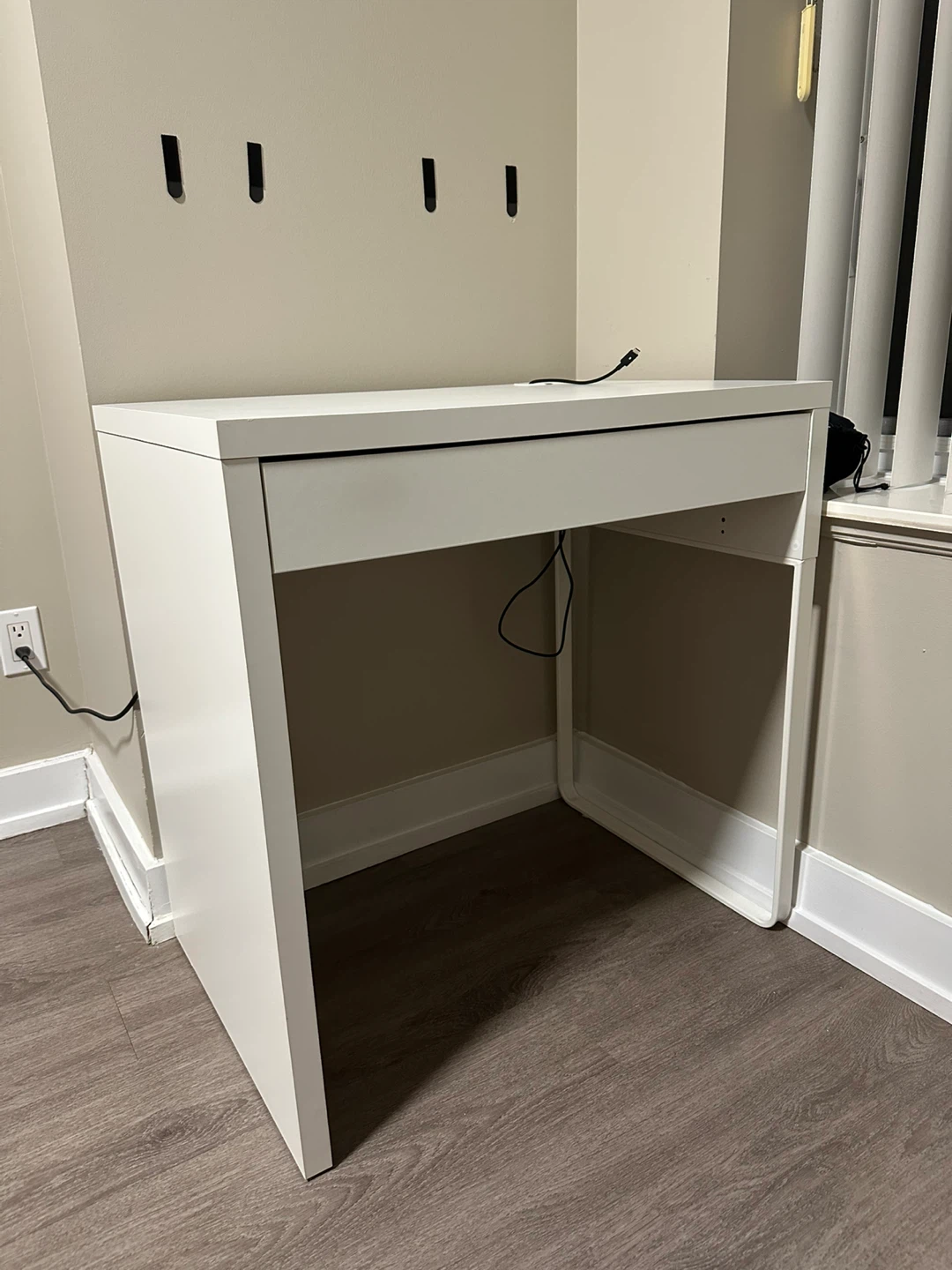 White IKEA Micke Desk with Drawer