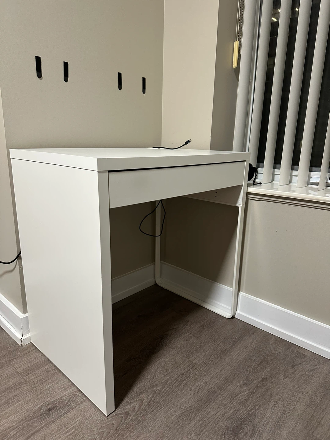 White IKEA Micke Desk with Drawer - photo 2