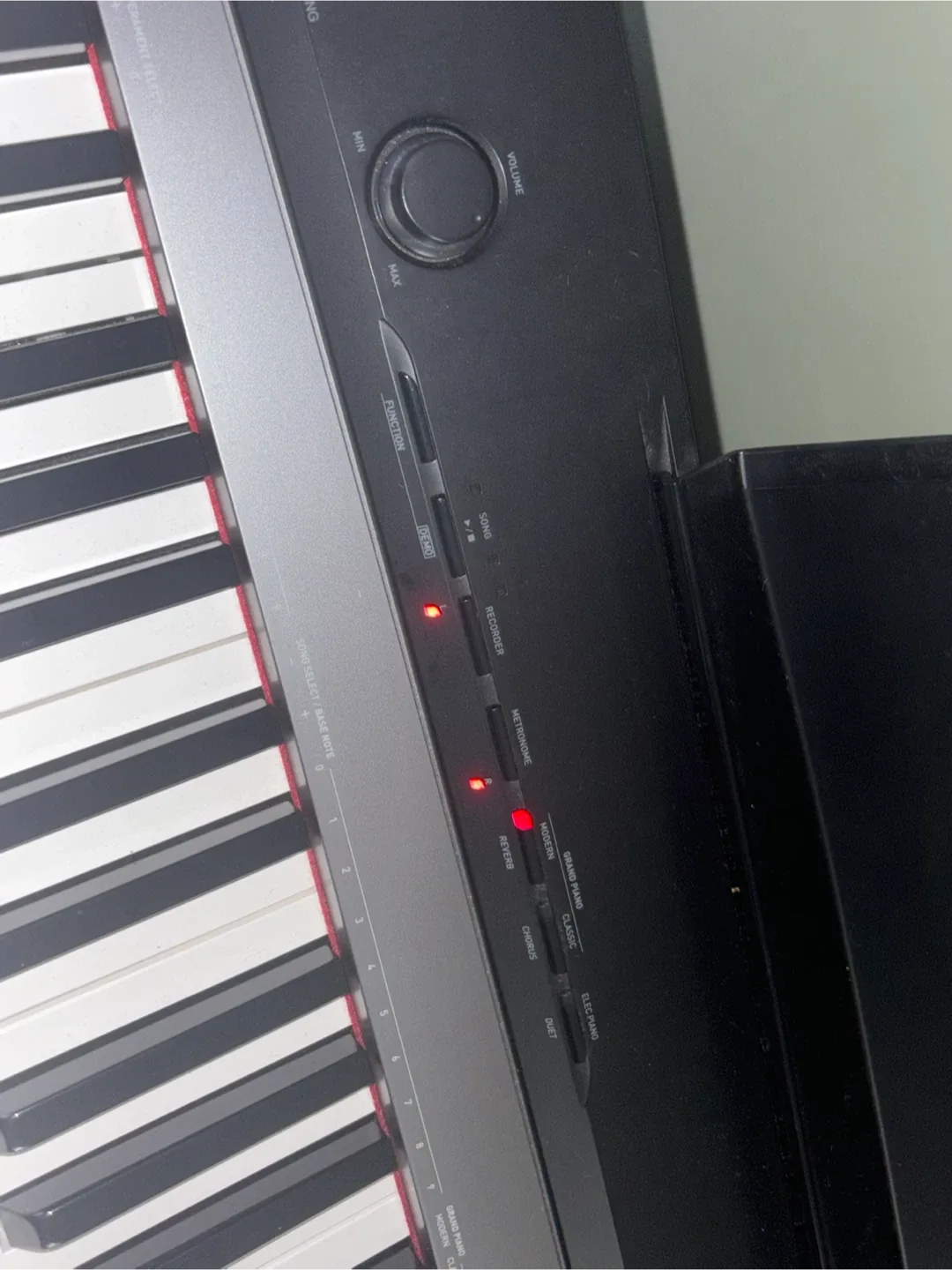Privia Digital Piano with Bench image indicator(4)