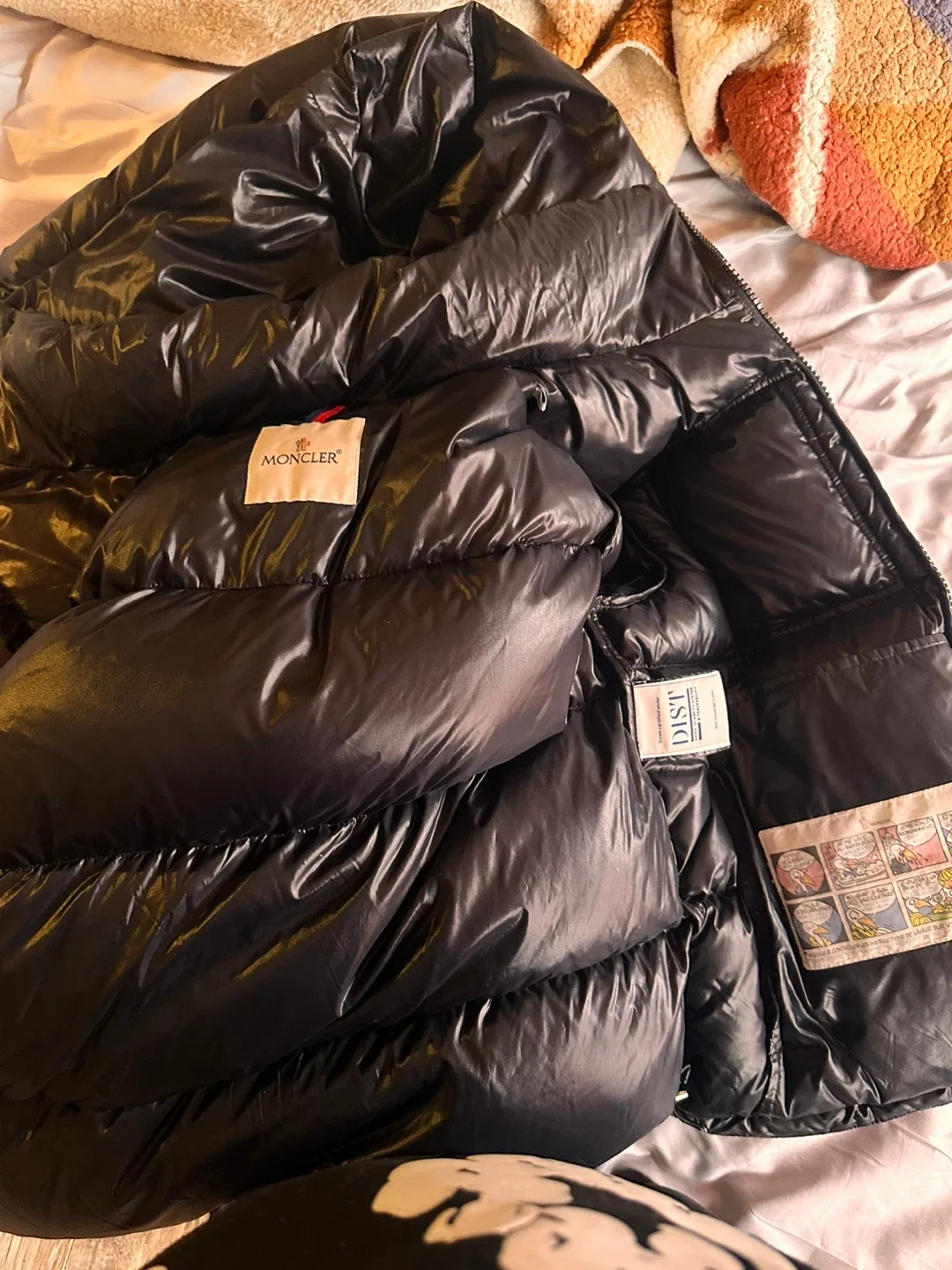 moncler montbeliard black puffer jacket image indicator(7)