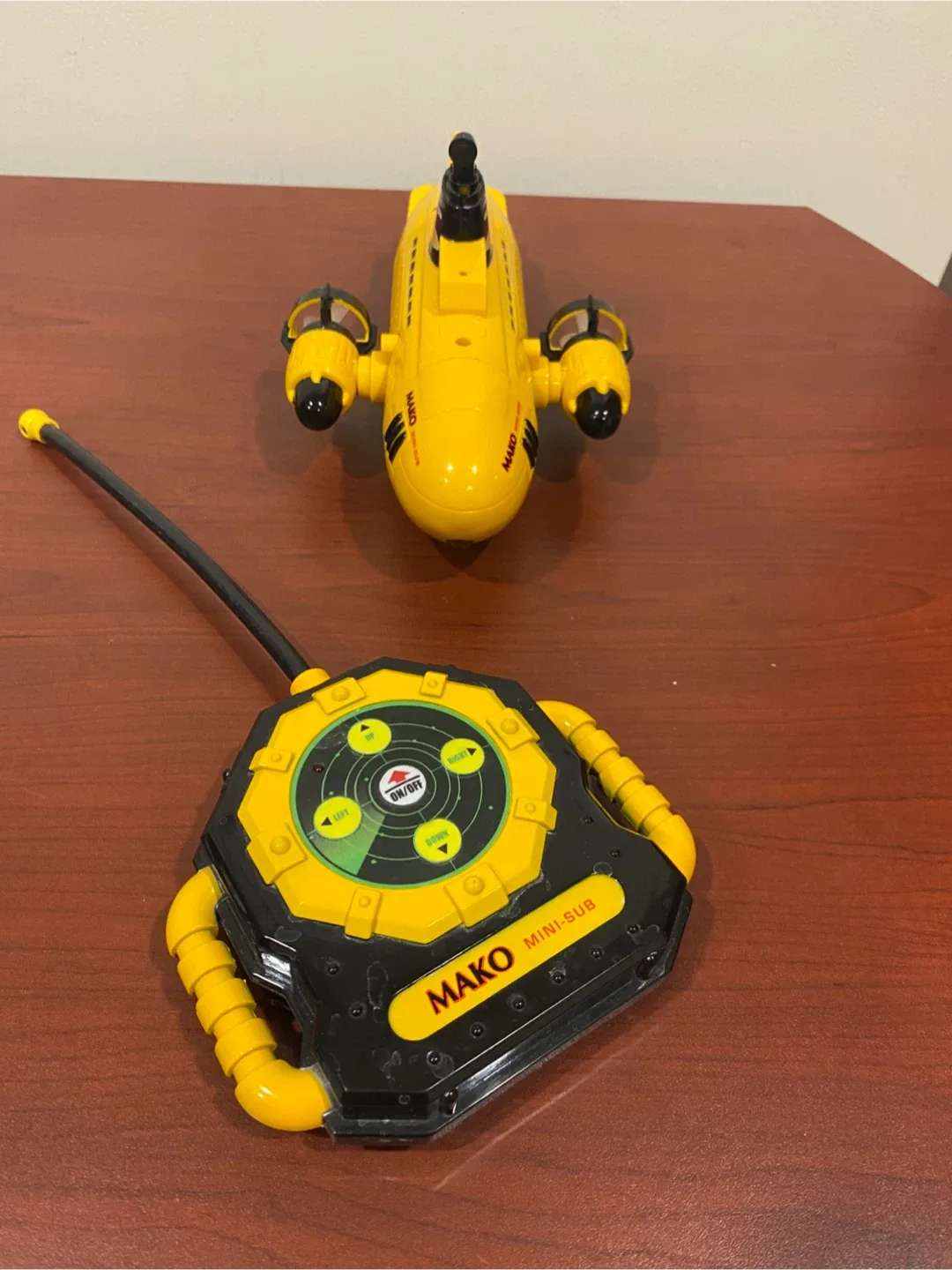 MAKO Mini-Sub Yellow Submarine Toy image indicator(2)